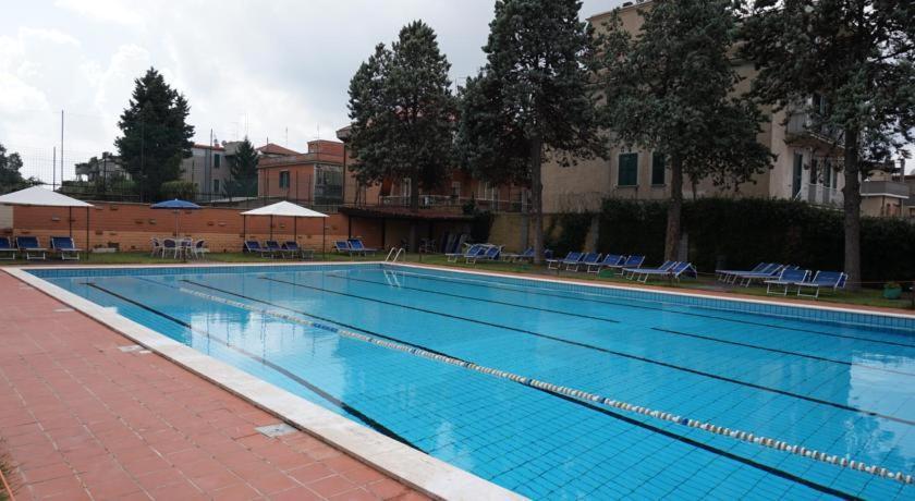 Residence Parco Tirreno Rome Buitenkant foto